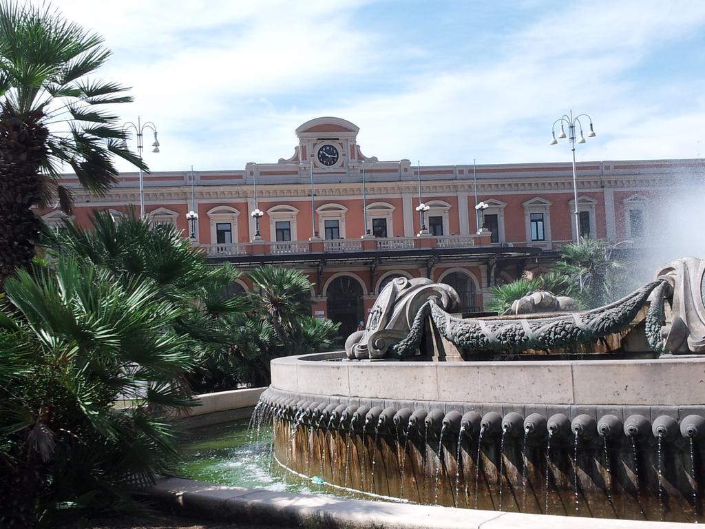 Bed and Breakfast Residenza Piazza Moro Bari Exterior foto