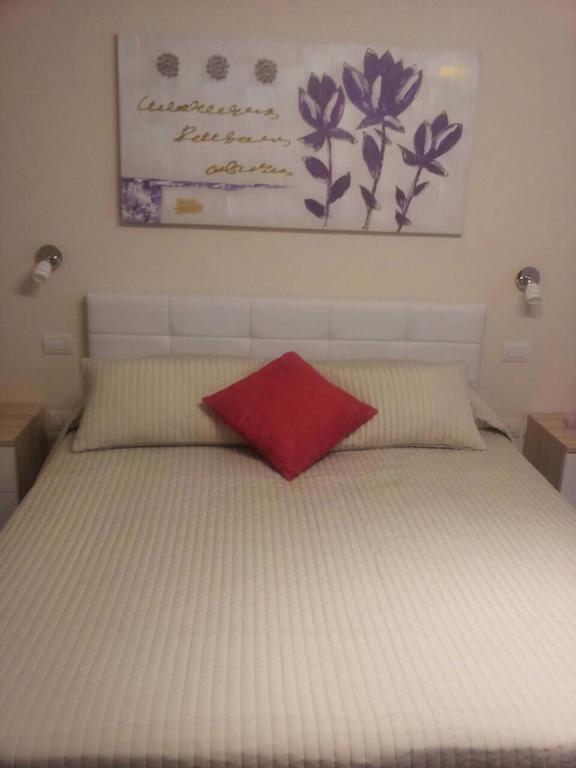 Bed and Breakfast Residenza Piazza Moro Bari Habitación foto