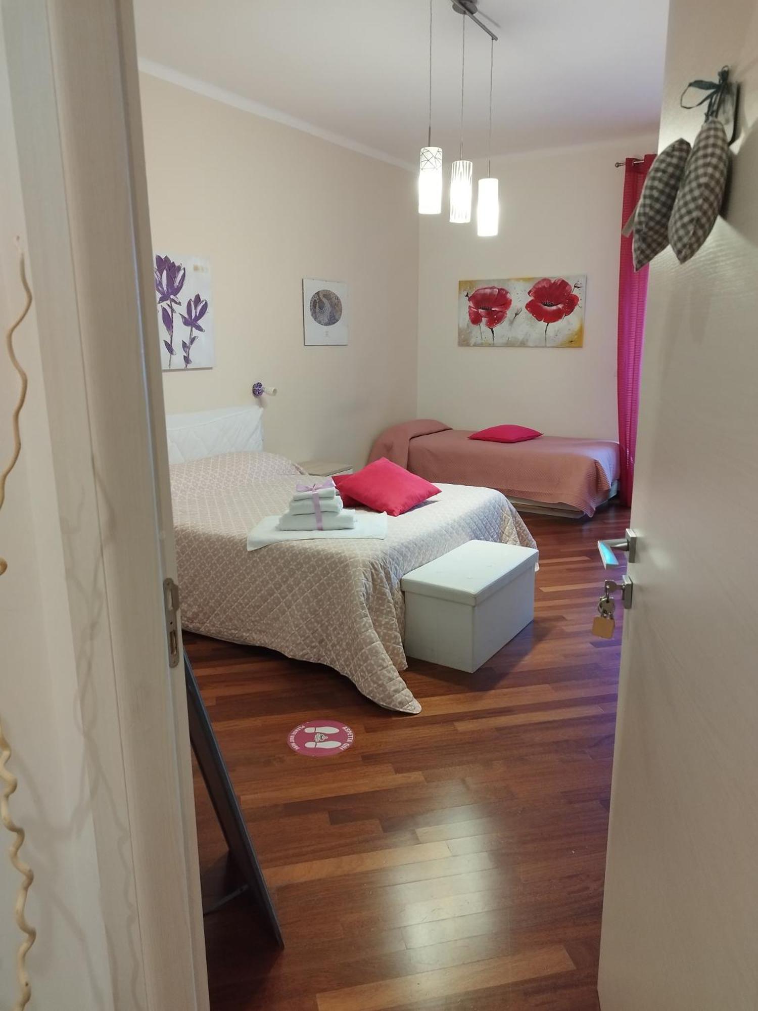 Bed and Breakfast Residenza Piazza Moro Bari Exterior foto