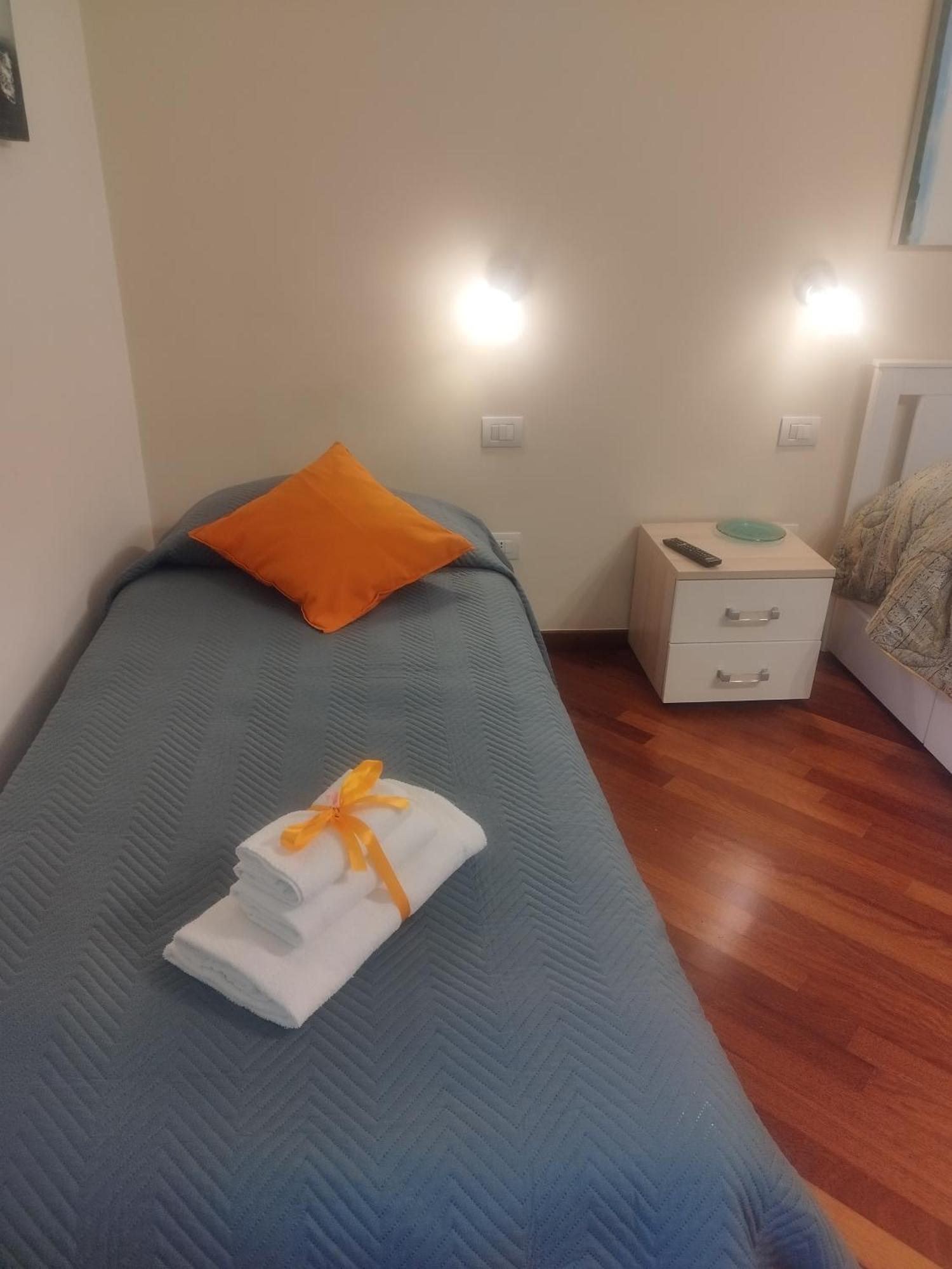 Bed and Breakfast Residenza Piazza Moro Bari Exterior foto