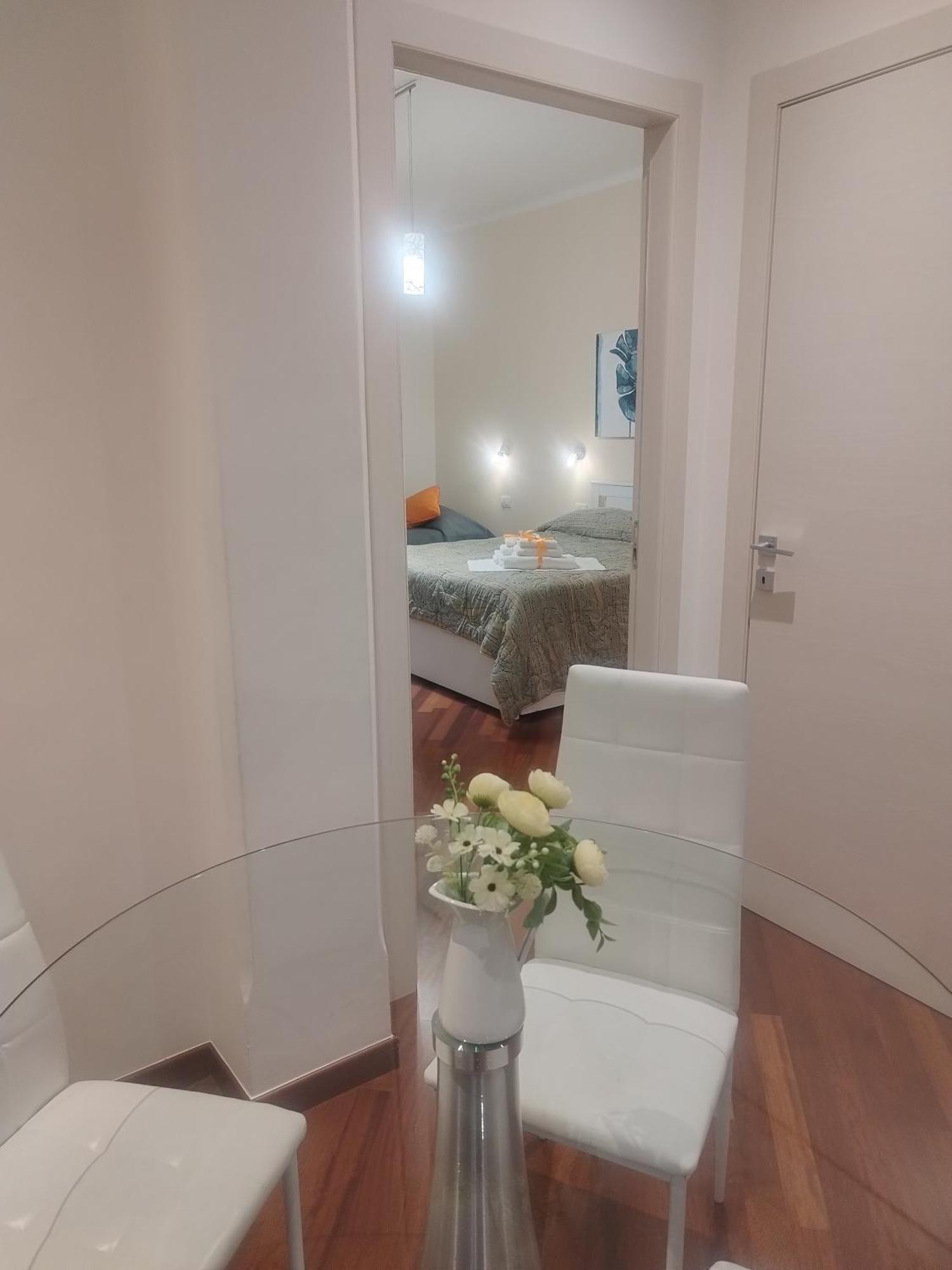 Bed and Breakfast Residenza Piazza Moro Bari Exterior foto