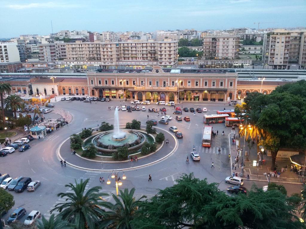 Bed and Breakfast Residenza Piazza Moro Bari Exterior foto