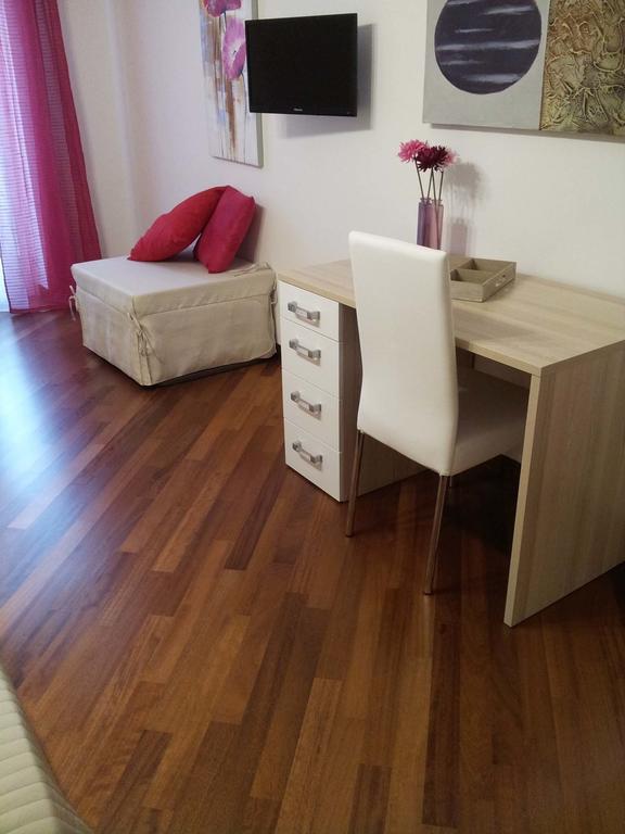Bed and Breakfast Residenza Piazza Moro Bari Habitación foto