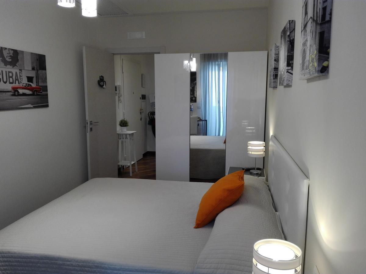 Bed and Breakfast Residenza Piazza Moro Bari Exterior foto